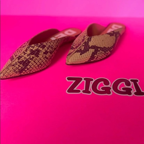 Snakeskin Pattern Mules - Picture 5 of 5